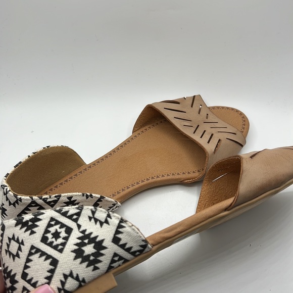 Woman’s Boho Sandals - Picture 4 of 8